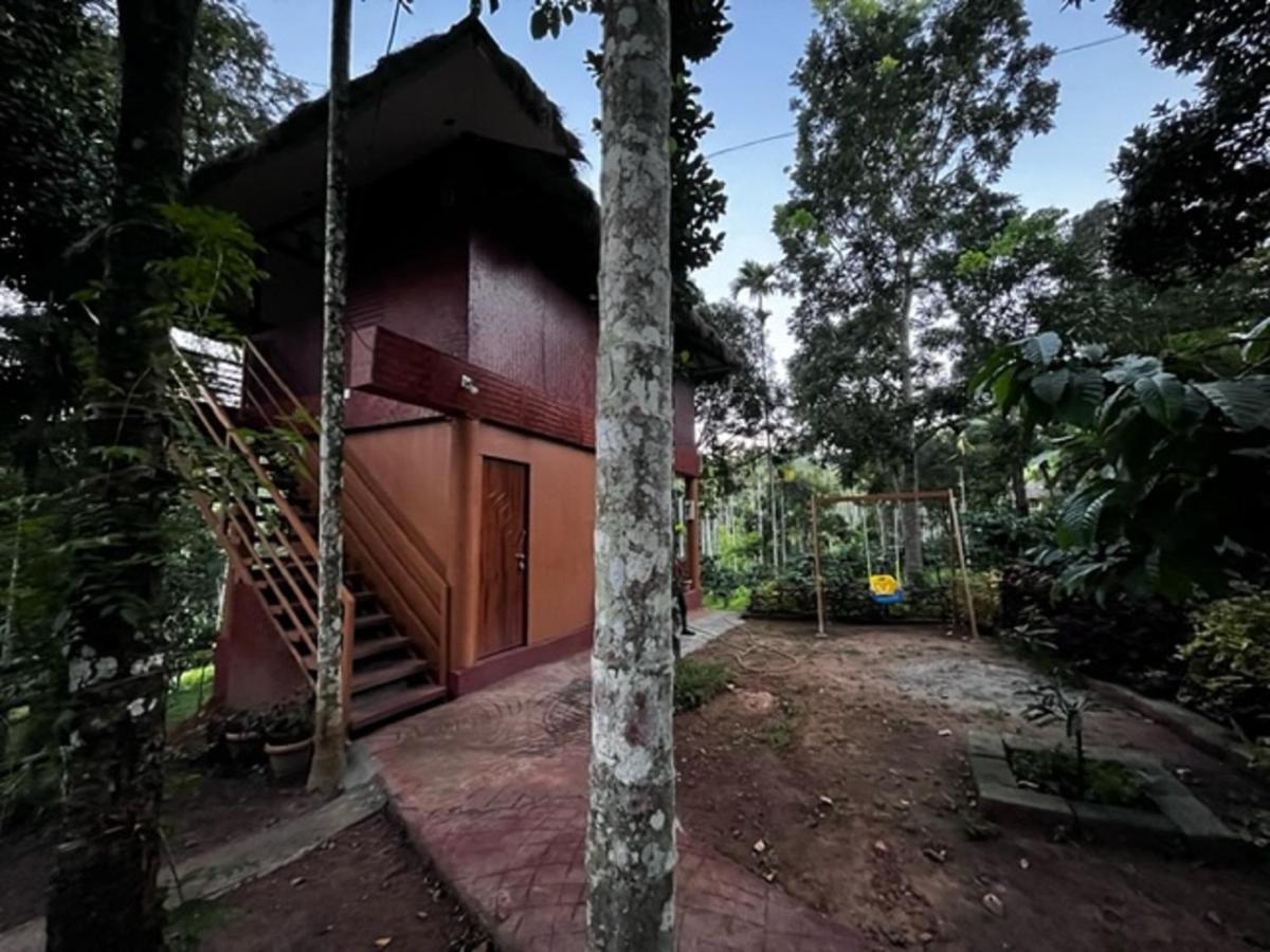 Kuruva Shoreline Wayanad Chegat Exterior photo