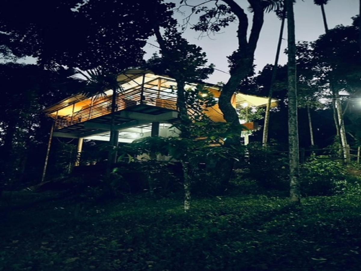 Kuruva Shoreline Wayanad Chegat Exterior photo