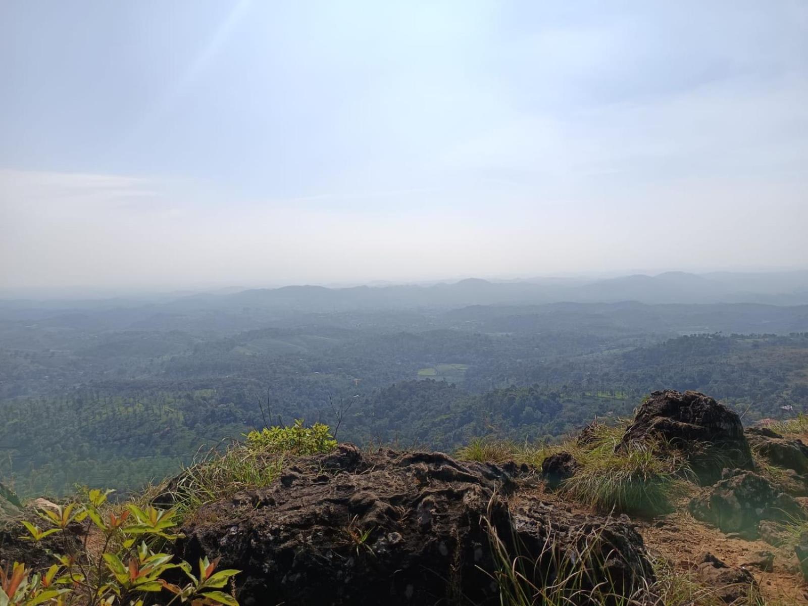 Kuruva Shoreline Wayanad Chegat Exterior photo